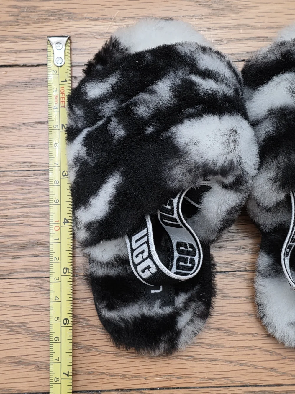 UGG Fluff Yeah Slide Slipper Black White Marble Toddler Size 9 - Like New!